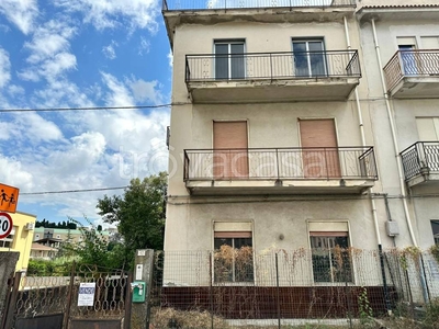 Casa Indipendente in vendita a Barcellona Pozzo di Gotto via Longano, 43