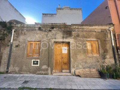 Casa Indipendente in vendita a Barcellona Pozzo di Gotto via Pietro Maroncelli