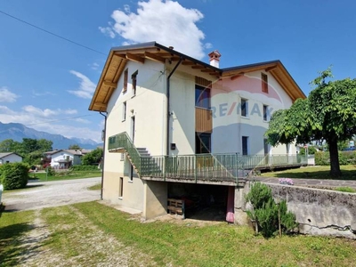 Casa Indipendente in vendita a Borgo Valbelluna via Gus, 56