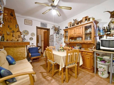 Casa Indipendente in vendita a Cagliari via Santa Maria Chiara, 35