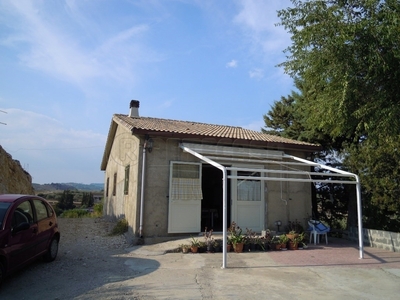 Casa Indipendente in vendita a Caltanissetta contrada misteci,