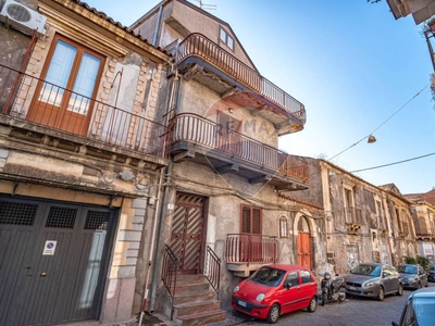 Casa Indipendente in vendita a Catania via Abate Ferrara, 35