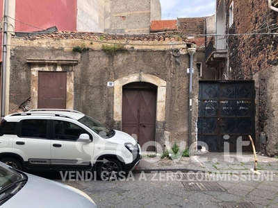 Casa Indipendente in vendita a Catania via Quartiere Militare, 55