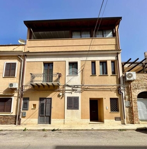 Casa Indipendente in vendita a Cinisi via Venuti, 99