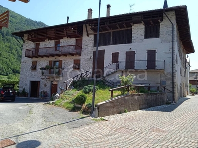 Casa Indipendente in vendita a Comano Terme frazione Lundo