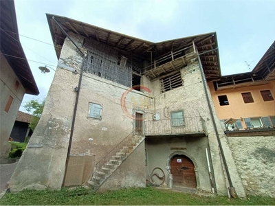 Casa Indipendente in vendita a Comano Terme via Lomasone, 54