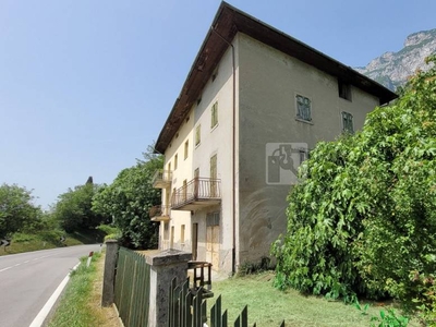 Casa Indipendente in vendita a Dro località Isoletta, 12