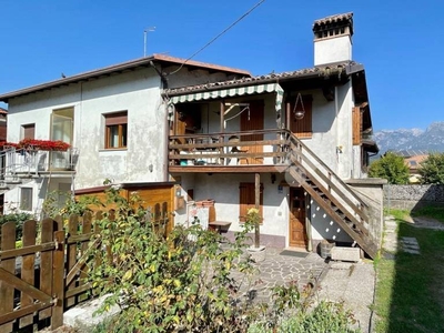 Casa Indipendente in vendita a Feltre via Belluno, 35