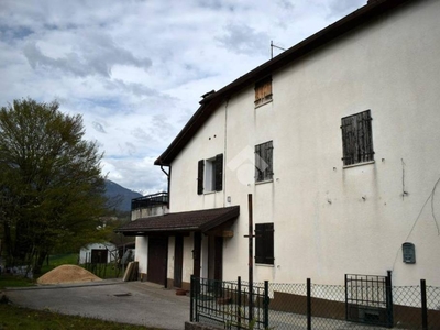 Casa Indipendente in vendita a Feltre via Casonetto, 57