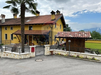 Casa Indipendente in vendita a Feltre via Castel de Lusa, 4