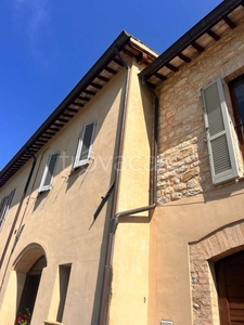Casa Indipendente in vendita a Foligno via Strada Vecchia
