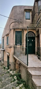 Casa Indipendente in vendita a Giuliana via Tesauro, 10