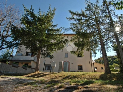 Casa Indipendente in vendita a Gualdo Tadino via s. Facondino, 2