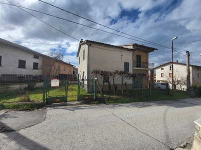 Casa Indipendente in vendita a Gubbio gubbio Frazione Casamorcia,06024
