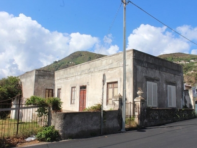 Casa Indipendente in vendita a Lipari via stradale pianoconte