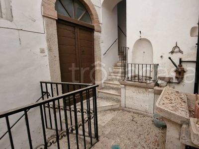 Casa Indipendente in vendita a Lugnano in Teverina via delle loggie