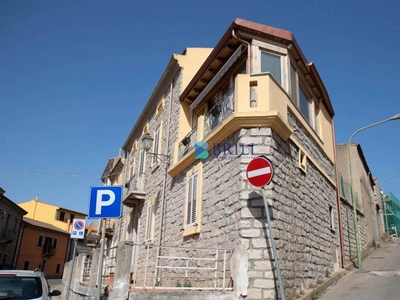 Casa Indipendente in vendita a Luras via Nazionale 59 Luras
