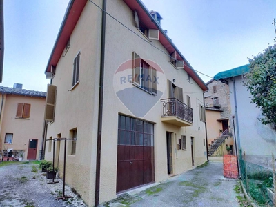 Casa Indipendente in vendita a Marsciano via Trieste, 5