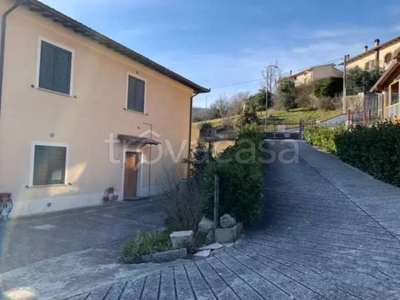 Casa Indipendente in vendita a Nocera Umbra frazione Nocera Scalo
