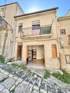 Casa Indipendente in vendita a Palazzo Adriano via Vallon di Nardo, 23