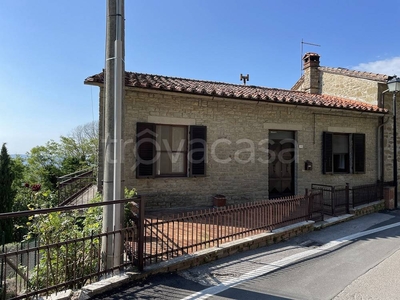 Casa Indipendente in vendita a Passignano sul Trasimeno via del Santuario, 16
