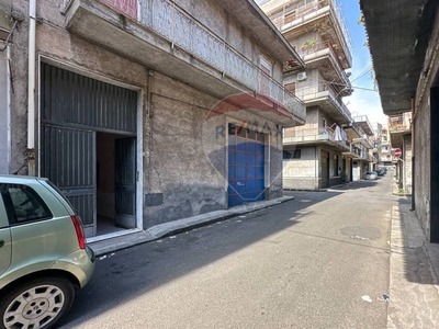 Casa Indipendente in vendita a Paternò via Montecarlo, 31