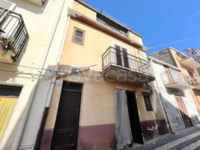 Casa Indipendente in vendita a Santa Cristina Gela via Vittorio Emanuele iii, 18