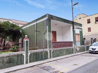 Casa Indipendente in vendita a Sassari via Paolo De Falcos, 2