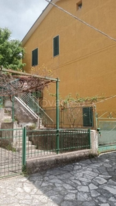 Casa Indipendente in vendita a Scheggia e Pascelupo località Perticano, 29