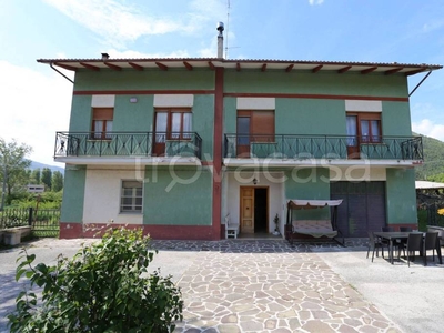 Casa Indipendente in vendita a Scheggia e Pascelupo strada Provinciale di Rancana