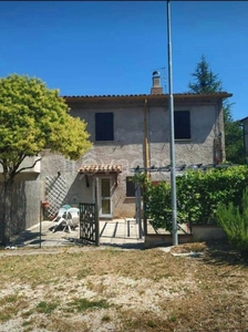 Casa Indipendente in vendita a Spoleto strada Statale del Passo di Cerro