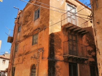 Casa Indipendente in vendita a Termini Imerese via Gesù Giuseppe e Maria