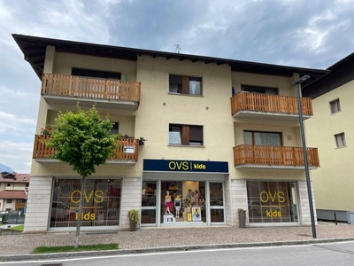 Casa Indipendente in vendita a Tione di Trento via Pinzolo