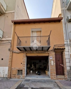 Casa Indipendente in vendita a Villabate corso Vittorio Emanuele, 235