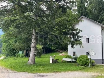 Casa Indipendente in vendita ad Alpago via Orti