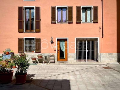 Casa Indipendente in vendita ad Aosta via lostan, 12