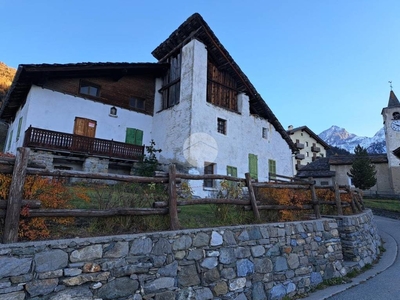 Casa Indipendente in vendita ad Aymavilles frazione Ozein