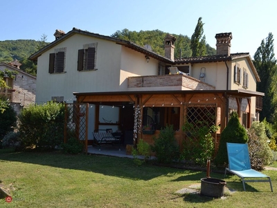 Villa in Vendita in Via Pieve di Cagna 2 a Urbino
