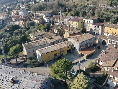 Casale a Padenghe sul Garda in Via San Rocco