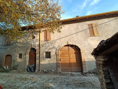 Casale in in vendita da privato a Massa Martana vocabolo Caciaro, 558