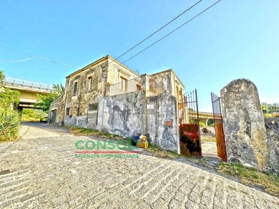 Casale in vendita a Fiumefreddo di Sicilia via Ponte Minissale