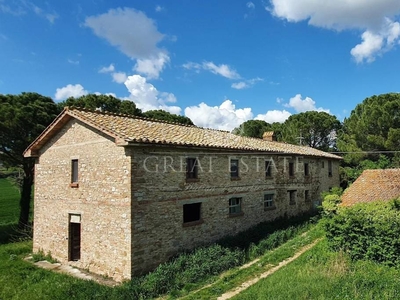 Casale in vendita a Perugia