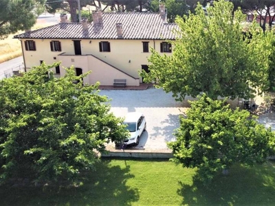 Casale in vendita a Perugia via Loredana, 28
