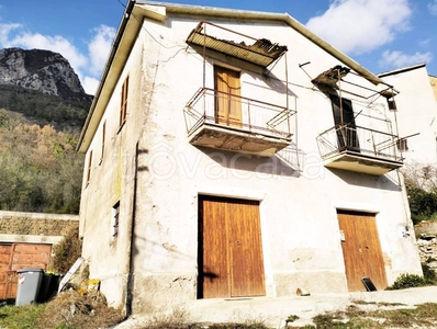 Casale in vendita a Spoleto frazione Ancaiano