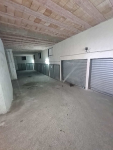 Garage di 1200 mq in vendita - Casoria