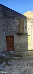 Intero Stabile in in vendita da privato a Ficarra via Giuseppe Garibaldi, 40