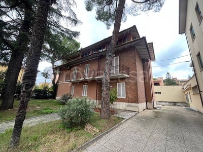 Intero Stabile in vendita a Perugia via della Scuola, 2