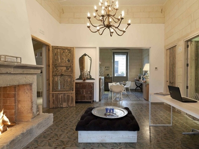 Palazzo di 654 m² in vendita Lecce, Puglia