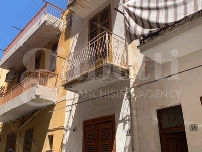 Palazzo in vendita a Bagheria bagheria Bolognetta,23