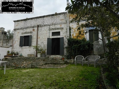 Rustico casale ristrutturato a Ostuni